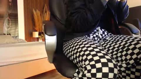 SAM MANSON online show from February 10, 12:09 pm