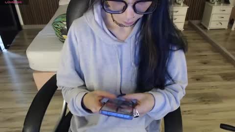 SAM MANSON online show from April 13, 12:10 pm