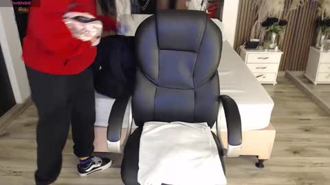 SAM MANSON online show from April 20, 12:19 pm