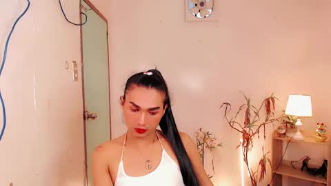 Snapshot of sam_mitinair chatting on December 9, 2:02 am sam online show from December 9, 2:02 am