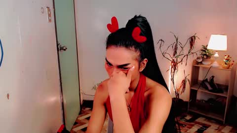 Snapshot of sam_mitinair chatting on December 12, 1:10 am sam online show from December 12, 1:10 am