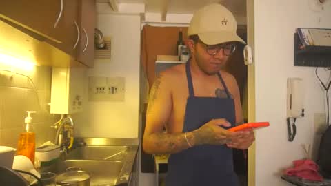 SAMUEL THOMPSON online show from May 30, 9:56 pm