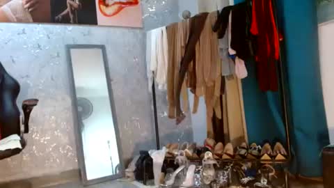 Snapshot of samanta_brownn_ chatting on July 1, 11:23 am samanta online show from July 1, 11:23 am