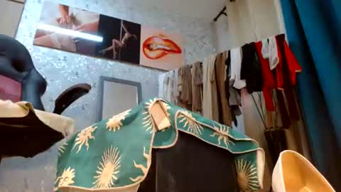 Snapshot of samanta_brownn_ chatting on July 6, 3:03 pm samanta online show from July 6, 3:03 pm