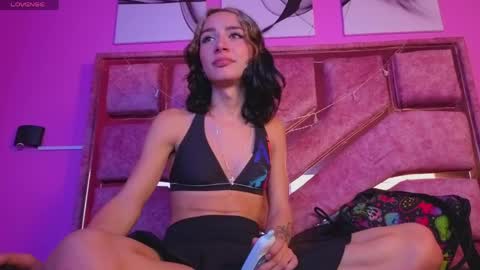 Snapshot of samantaa_liov chatting on May 5, 7:44 pm samantaa_liov online show from May 5, 7:44 pm