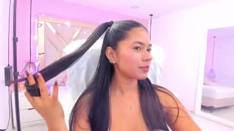 Snapshot of samantaa_shy chatting on April 27, 3:04 am sam online show from April 27, 3:04 am