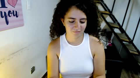 Snapshot of samantha2girl chatting on December 19, 2:23 am samantha online show from December 19, 2:23 am