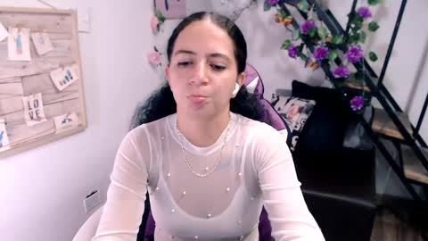 Snapshot of samantha2girl chatting on June 4, 7:53 pm samantha online show from June 4, 7:53 pm
