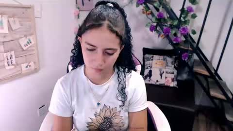 Snapshot of samantha2girl chatting on June 14, 5:04 pm samantha online show from June 14, 5:04 pm
