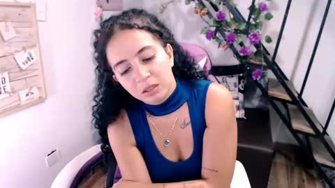 Snapshot of samantha2girl chatting on June 15, 10:34 pm samantha online show from June 15, 10:34 pm
