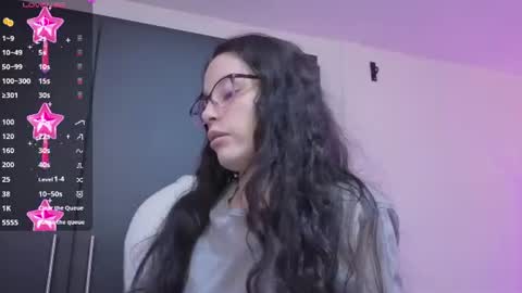 Snapshot of samantha_blow chatting on June 21, 2:47 am samantha_blow online show from June 21, 2:47 am