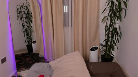 Snapshot of samantha_ferrec chatting on May 1, 10:36 pm Samantha Ferrec online show from May 1, 10:36 pm