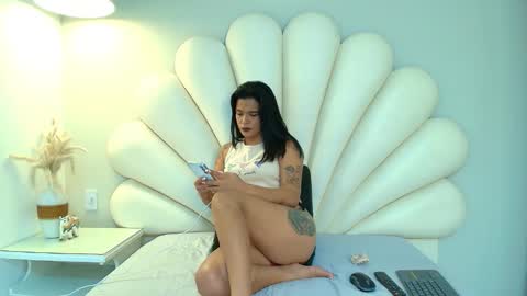 Snapshot of samantha_firee chatting on May 9, 3:23 am samantha_firee online show from May 9, 3:23 am