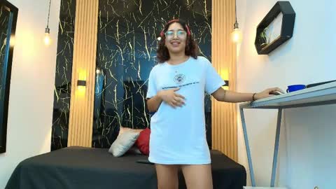    online show from April 7, 11:32 am