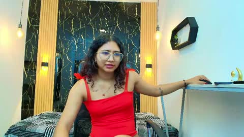 Snapshot of samantha_fox8 chatting on April 23, 11:31 am online show from April 23, 11:31 am