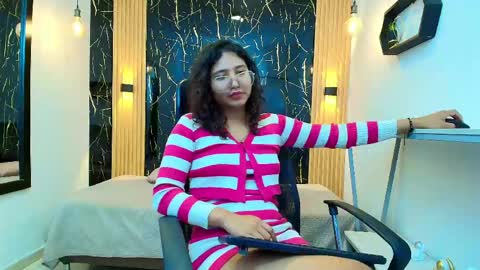 Snapshot of samantha_fox8 chatting on April 27, 11:08 am online show from April 27, 11:08 am