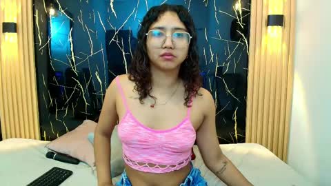 Snapshot of samantha_fox8 chatting on April 30, 11:16 am online show from April 30, 11:16 am