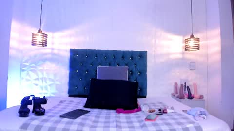 Snapshot of samantha_foxyy chatting on July 14, 10:32 am samantha_foxyy online show from July 14, 10:32 am