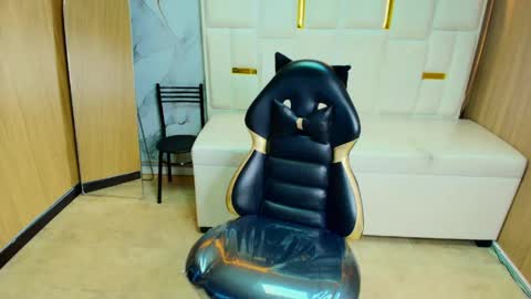 Snapshot of samantha_petite_tf chatting on April 17, 2:47 am Sami online show from April 17, 2:47 am
