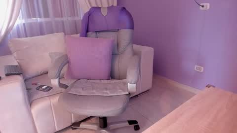 samantha_thompsoon online show from March 18, 9:40 pm