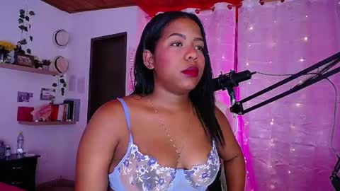 Snapshot of samanthabloom570089 chatting on December 7, 11:40 am Samantha Bloom  online show from December 7, 11:40 am