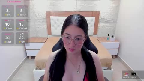   online show from March 3, 12:44 pm