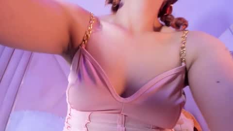 Snapshot of samanthamoonsx chatting on March 17, 8:45 pm Samantha online show from March 17, 8:45 pm