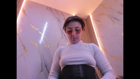 Snapshot of samanthamoonsx chatting on May 21, 8:27 pm Samantha online show from May 21, 8:27 pm