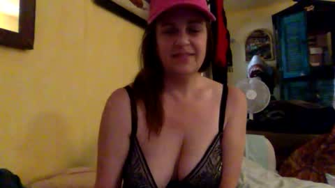 Snapshot of samanthavale chatting on April 12, 12:15 am Samantha Vale online show from April 12, 12:15 am