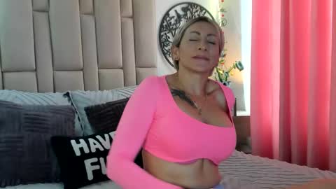 Samixmami online show from January 18, 1:04 pm