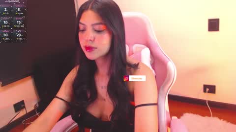 Snapshot of samara_lam chatting on December 8, 8:47 pm Sammy  online show from December 8, 8:47 pm