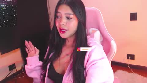 Snapshot of samara_lam chatting on December 9, 2:13 am Sammy  online show from December 9, 2:13 am