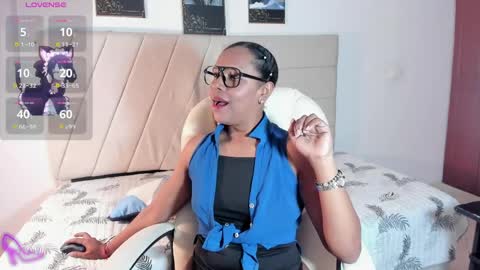 samaraa_smith1 online show from April 9, 12:10 pm