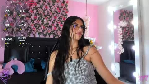 Snapshot of samaracortez chatting on May 4, 8:05 pm Sammy online show from May 4, 8:05 pm