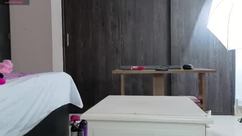 Sara  online show from April 21, 11:05 am