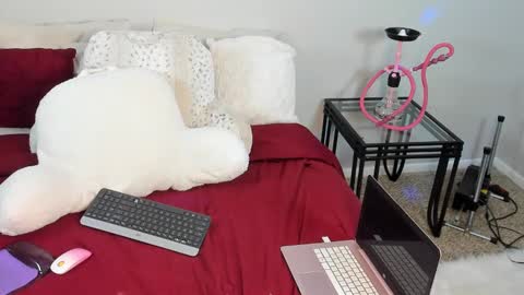 Yaya online show from January 3, 9:47 pm