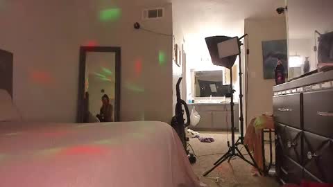 Yaya online show from April 19, 12:04 pm