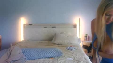 Snapshot of samathajamesxo chatting on May 23, 6:45 pm Samatha James online show from May 23, 6:45 pm