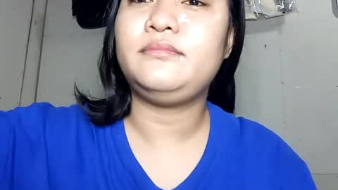 Snapshot of samathavandertuig chatting on April 3, 11:14 pm Olivia online show from April 3, 11:14 pm