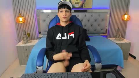 Snapshot of samblack_ chatting on March 3, 12:55 pm Sam online show from March 3, 12:55 pm