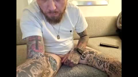 Snapshot of samboiamtho chatting on January 8, 6:09 am samboiamtho online show from January 8, 6:09 am