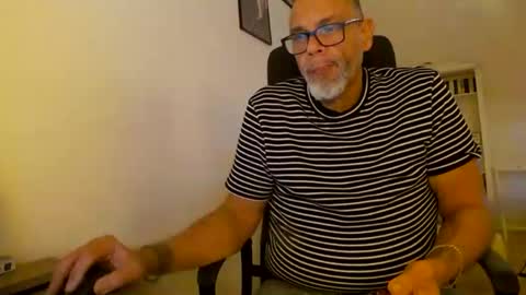 Snapshot of samcool67 chatting on February 23, 2:09 am Sam online show from February 23, 2:09 am