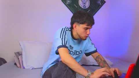 samevansx online show from December 1, 6:35 pm