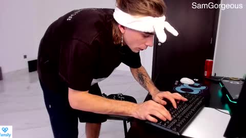 Snapshot of samgorgeous chatting on February 25, 10:37 am Fansly - Top4fans online show from February 25, 10:37 am