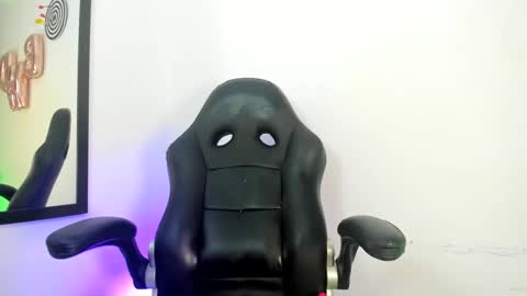 Snapshot of samikiulers chatting on December 23, 4:33 am Sami online show from December 23, 4:33 am