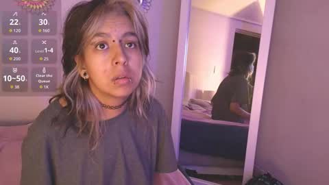 Snapshot of saminthezone chatting on March 3, 8:42 am saminthezone online show from March 3, 8:42 am