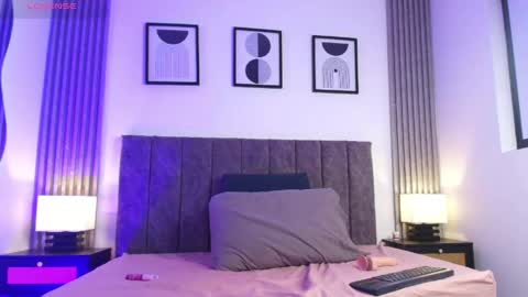samm_angel online show from May 18, 11:32 pm