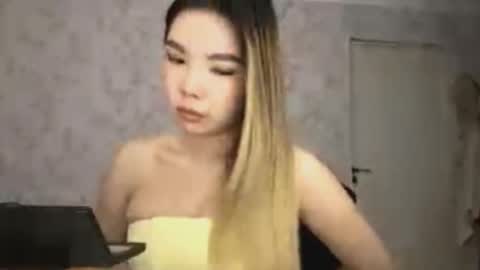 Snapshot of sammiesilvis chatting on February 21, 7:20 am Elina online show from February 21, 7:20 am