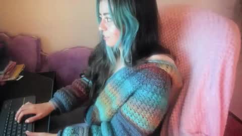   online show from March 21, 7:02 am