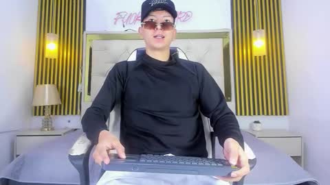 Snapshot of sammysex_ chatting on September 9, 12:05 pm SAMMY online show from September 9, 12:05 pm